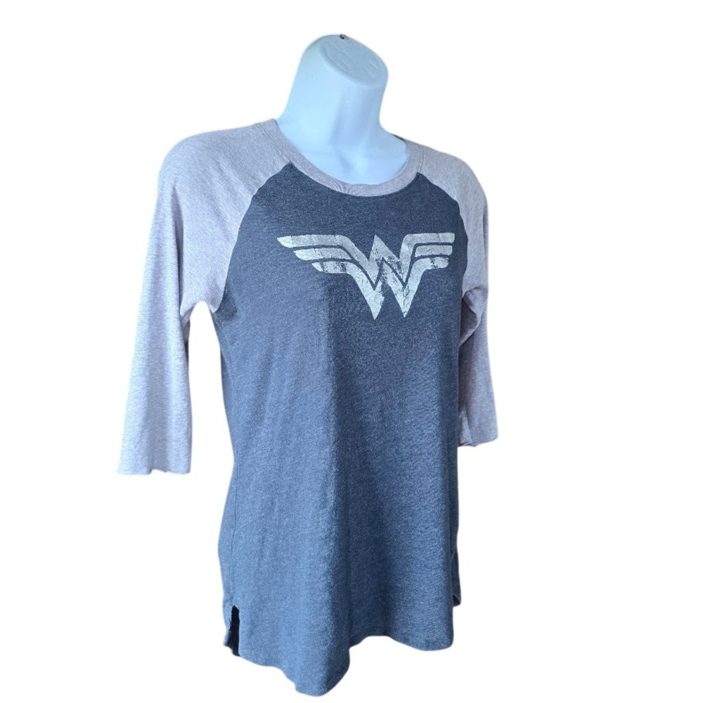 Wonder Woman Under Armour Heat Gear 3/4 Sleeve Raglan Shirt Womens S Athleisure - Picture 3 of 16